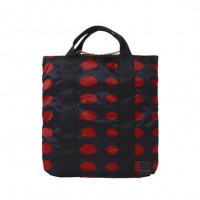 「2WAY TOTE BAG」（3万7,000円）