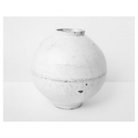 White Vessels (JM 04-2) 2006 Platinum and Palladium Print on Archival Paper, 2015 640 x 770 mm（image size: 508 x 610 mm）Courtesy of amanasalto