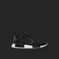 「NMD_R1」（1万3,200円）