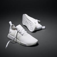 「NMD_R1」（1万3,200円）