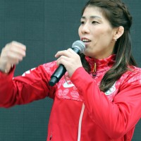 アシックス、リオ五輪の日本選手団公式ウエアを発表。胸に桜満開！