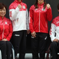 アシックス、リオ五輪の日本選手団公式ウエアを発表。胸に桜満開！