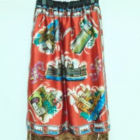 「VINTAGE SCARF SKIRT」（1万3,000円から1万5,000円）