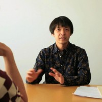 高橋尚愛は誰なのか：ダニエル・バウマンによるインタビュー｜2015｜HD ヴィデオ｜18 分 15 秒 Who is Hisachika Takahashi: An Interview by Daniel Baumann｜2015｜HD video｜18 minutes 15 seconds