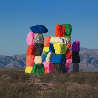 ウゴ・ロンディノネの作品「Seven Magic Mountains」