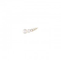 ピアス「Petite Croissant Perle Diamant」／パール×ダイヤモンド×YG（23万5,000円）