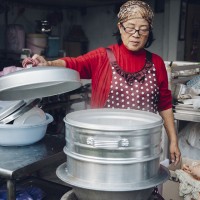 芋米果の蒸し上がり。美味しそうな匂いが辺りに充満します