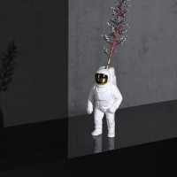 PORCELAIN VASE STARMAN（1万2，800円）