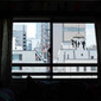 写真家の鈴木芳果による写真展「Invisible Worlds | Tokyo（見えない世界）」が開催