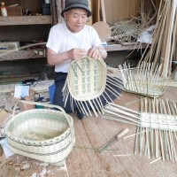 真竹のカゴを作る茨城の職人さん