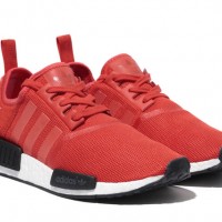 「エヌ エム ディーアール ワン（NMD_R1）」（1万5,990円）