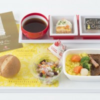 JALホノルル線のプレミアムエコノミークラス／エコノミークラス機内食にて「資生堂パーラー For Resort」を提供