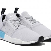 「エヌ エム ディーアール ワン（NMD_R1）」（1万4,990円）