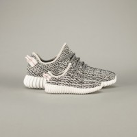 YEEZY BOOST 350 INFANT タートルダヴカラー（1万8,000円）