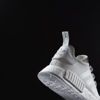 「エヌ エム ディー アール ワン リフレクティブ パック（NMD_R1 REFLECTIVE PACK）」（1万5,990円）