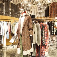 伊勢丹新宿店リ・スタイルの20周年を記念した「ReStyle 20TH “90's JOURNEYショップ”」