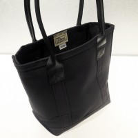 BLACK ON BLACK TOTE BAG S 26×34×12.5cm 1万5,600円／L.L.Bean