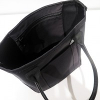 BLACK ON BLACK TOTE BAG S 26×34×12.5cm 1万5,600円／L.L.Bean