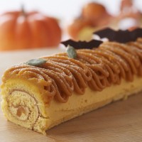 「パンプキンロールケーキ」（2,000円）