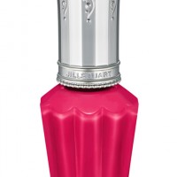 「ジルスチュアート ネイルラッカー R」／プライトレッド（10ml／1,500円）