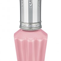 「ジルスチュアート ネイルラッカー R」／ミルキーピンク（10ml／1,500円）