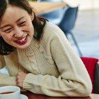 平野紗季子さんと行く、マーガレット・ハウエル 神南店のクリスマス。12月のスペシャルメニューも