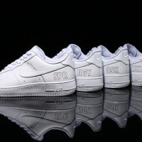 「NIKE AIR FORCE 1’07」（1万2,000円）