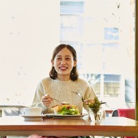 平野紗季子さんと行く、マーガレット・ハウエル 神南店のクリスマス。12月のスペシャルメニューも