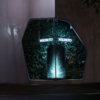 チームラボがミキモト銀座2丁目本店のショーウィンドウにてインタラクティブ作品「Sparkling Dream Tree by teamLab」を展示