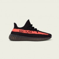 「YEEZY BOOST 350 V2」（2万8,000円）