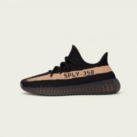 「YEEZY BOOST 350 V2」（2万8,000円）