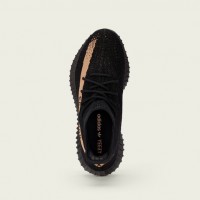 「YEEZY BOOST 350 V2」（2万8,000円）