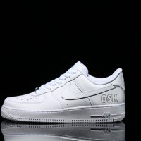 「NIKE AIR FORCE 1’07」（1万2,000円）