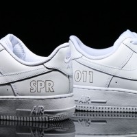 「NIKE AIR FORCE 1’07」（1万2,000円）