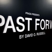 プラダがデヴィッド・O・ラッセルとともに制作した新作フィルム『PAST FORWARD』の上映会を開催