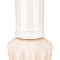 「ジルスチュアート フルーツミルクティー ネイルズ」／vanilla milk tea（10ml／1,500円）