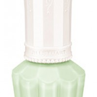 「ジルスチュアート フルーツミルクティー ネイルズ」／milk green tea（10ml／1,500円）