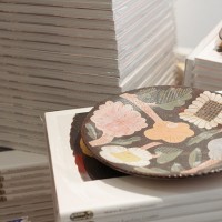 鹿児島睦の作品を一冊にまとめた『Makoto Kagoshima Ceramics』を森岡書店銀座店で発表