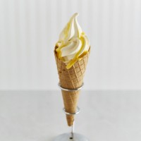 EGG SOFT-CREAM（290円）