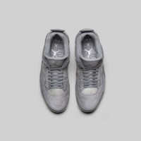 AIR JORDAN 4 RETRO KAWS（3万8,000円）