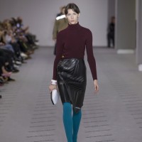 ブランド創立100周年のバレンシアガ（BALENCIAGA）が2017-18年秋冬ウィメンズコレクションを発表