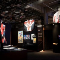 大回顧展「DAVID BOWIE is」の様子