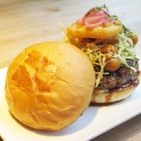 「サムライバーガー（SAMURAI BURGER）」（1,380円）