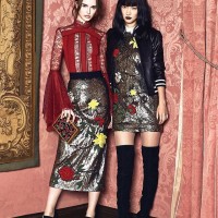 「アリス アンド オリビア（Alice+Olivia）」の17年フォールコレクション