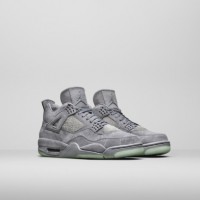 AIR JORDAN 4 RETRO KAWS（3万8,000円）