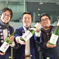 約100種の日本酒を楽しめる「Aoyama Sake Flea」が青山・国連大学広場で開催