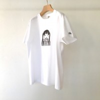 『デッドデッドデーモンズデデデデデストラクション』×「武蔵野縫製」About A Girl T シャツ（7,630円）