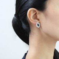 Fiore indigo earring（2万5,000円）