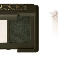 NARS デュオアイシャドー（シマリングフロスト × ディープフォレストグリーン/4,200円）