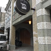 センスのいい店主が手掛ける店が点在